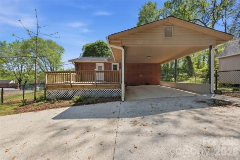 409 Walnut Place NE Lenoir NC 28645