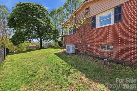 409 Walnut Place NE Lenoir NC 28645