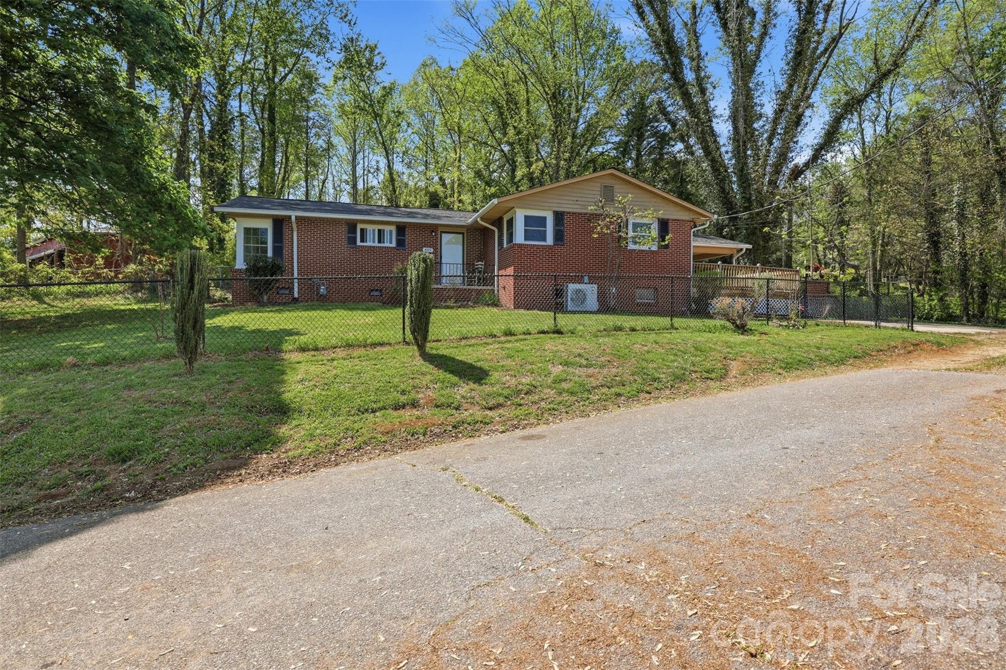 409 Walnut Place NE Lenoir NC 28645