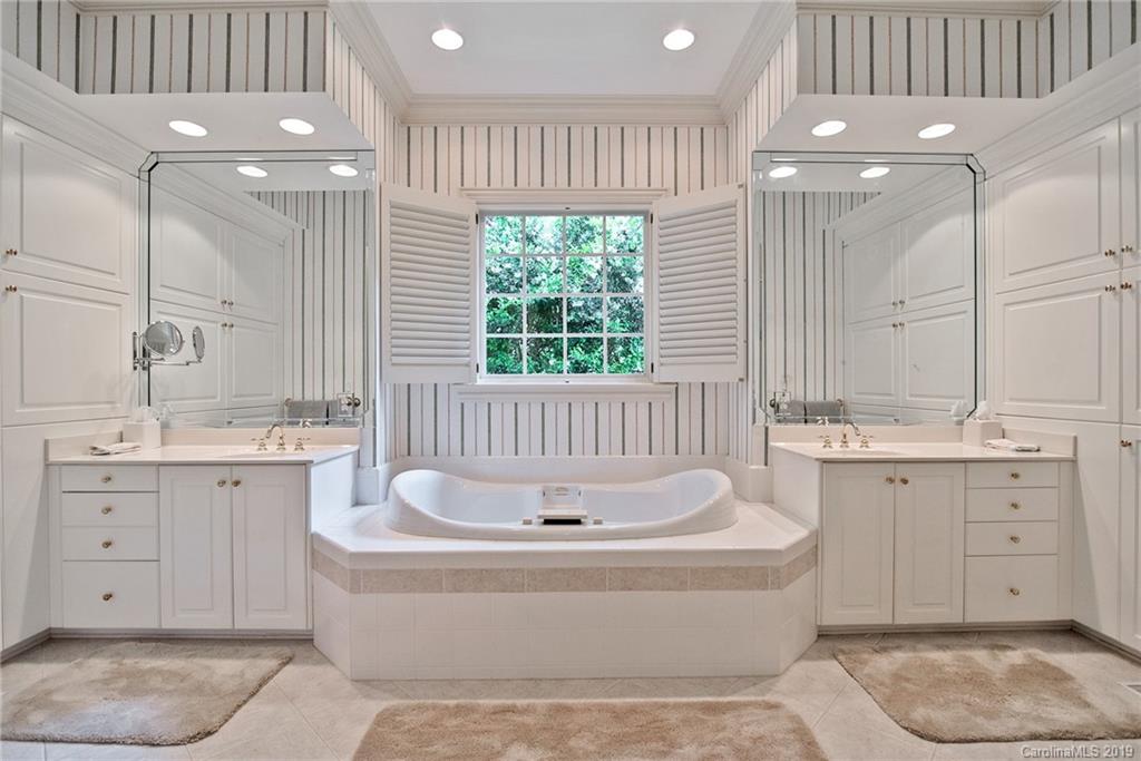2714 Chessel Place Charlotte NC 28226