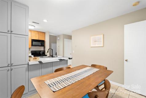 8039 Charter Oak Lane Charlotte NC 28226