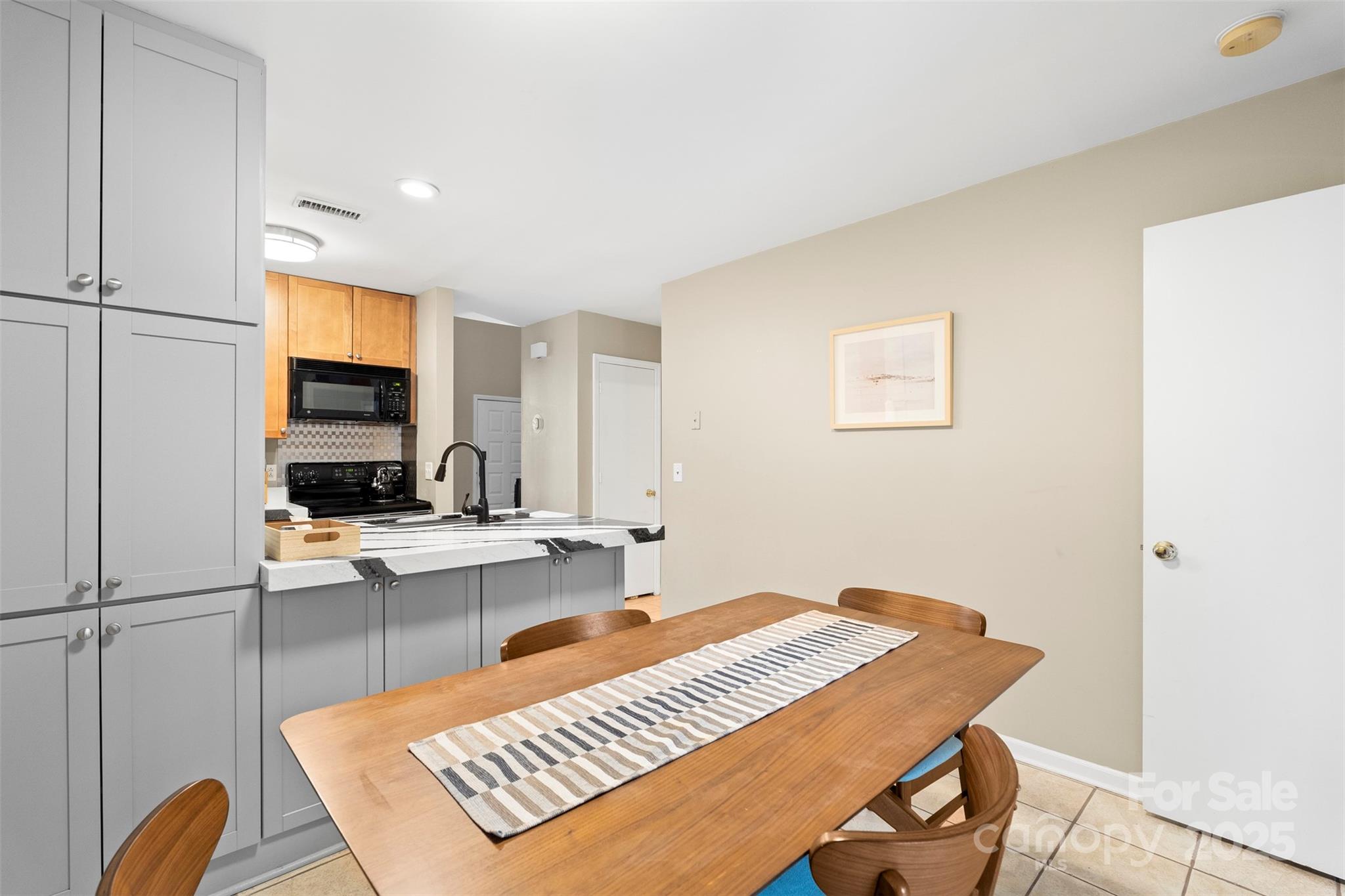 8039 Charter Oak Lane Charlotte NC 28226