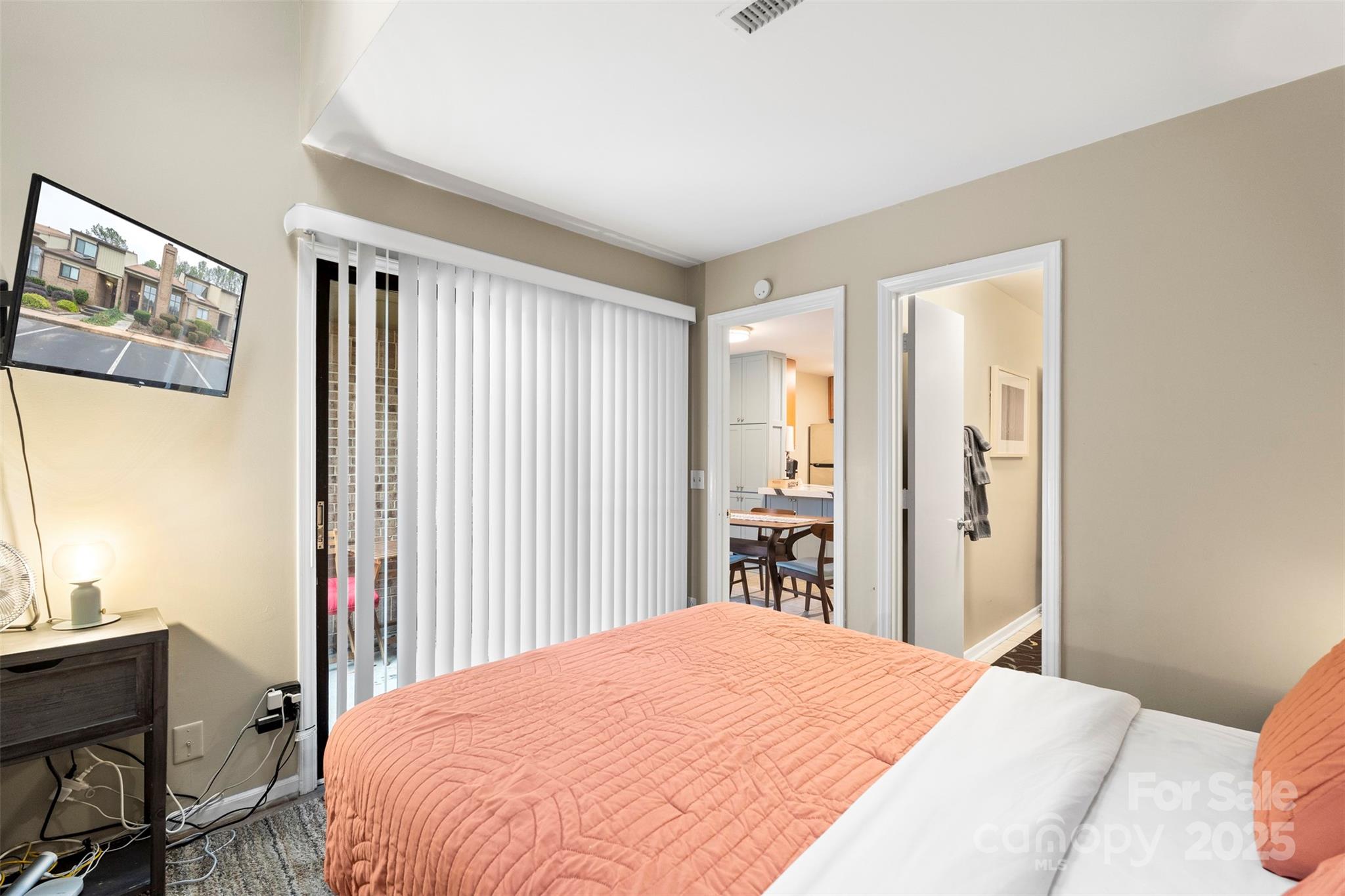 8039 Charter Oak Lane Charlotte NC 28226