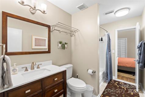 8039 Charter Oak Lane Charlotte NC 28226