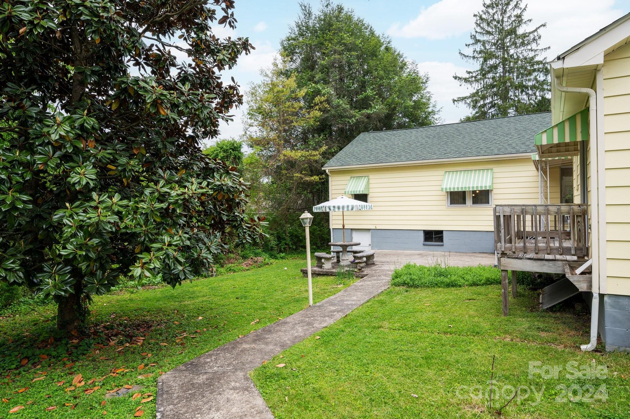 186 Vermont Avenue Asheville NC 28806