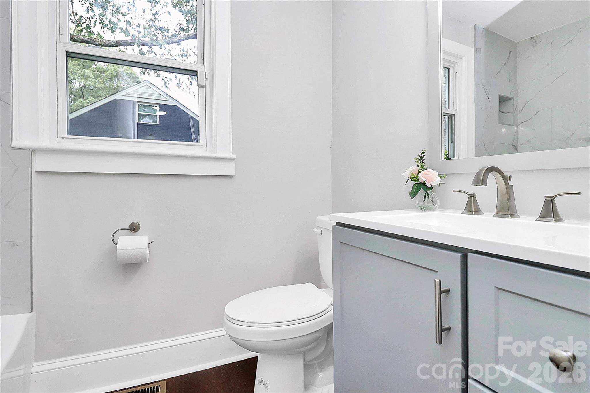 5726 Oak Drive Charlotte NC 28216