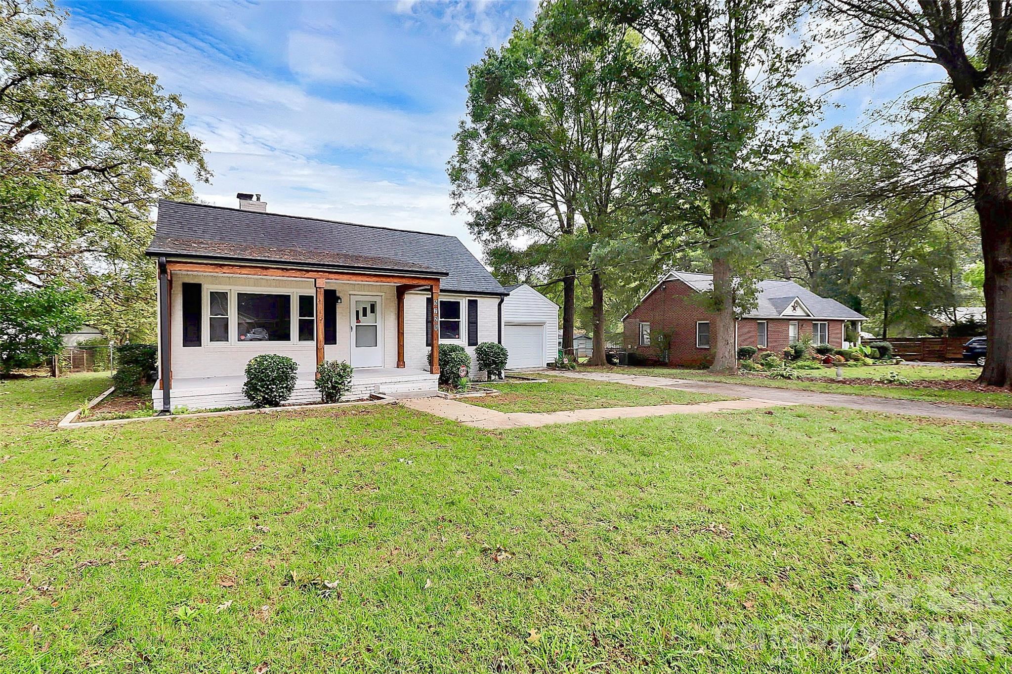 5726 Oak Drive Charlotte NC 28216