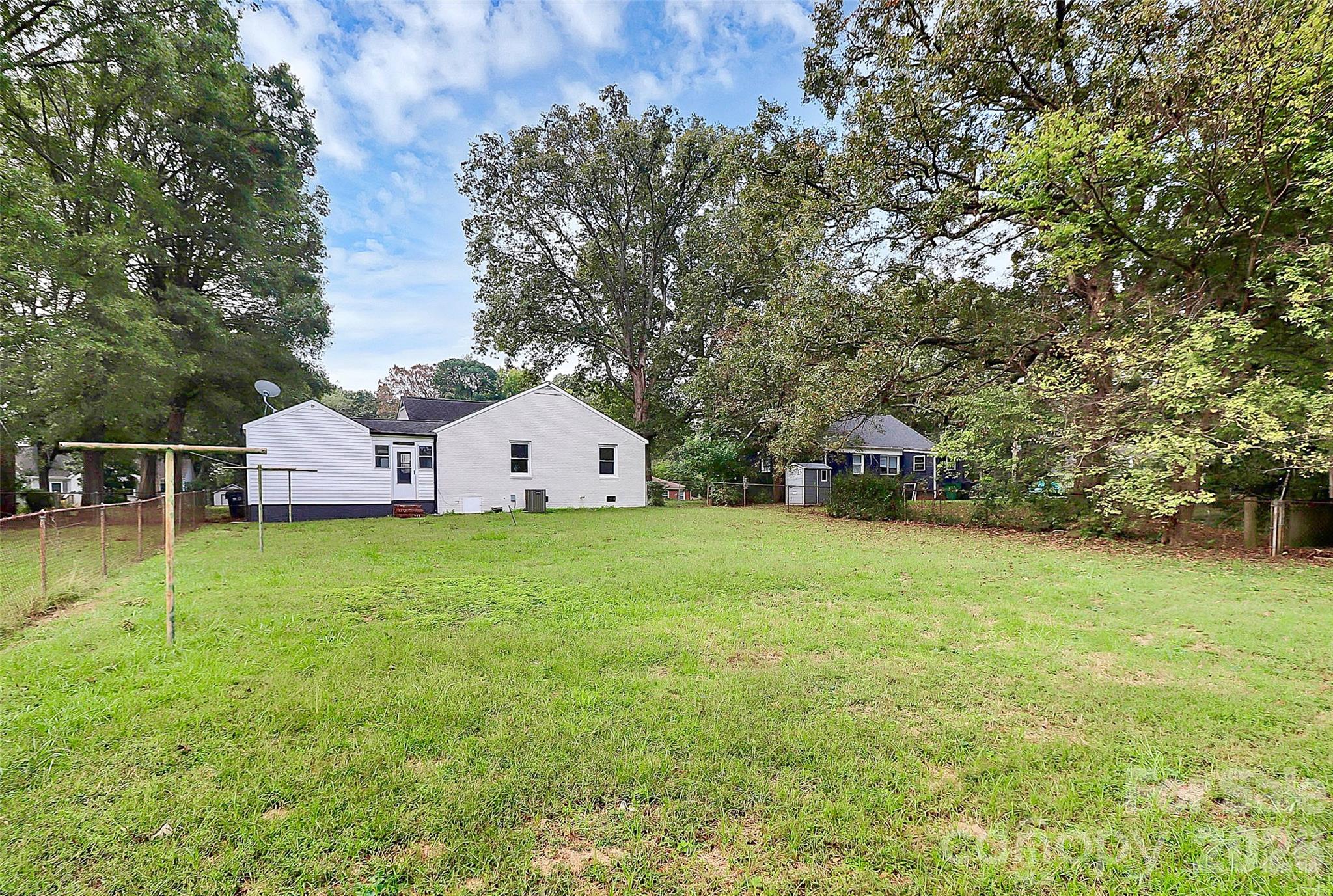5726 Oak Drive Charlotte NC 28216