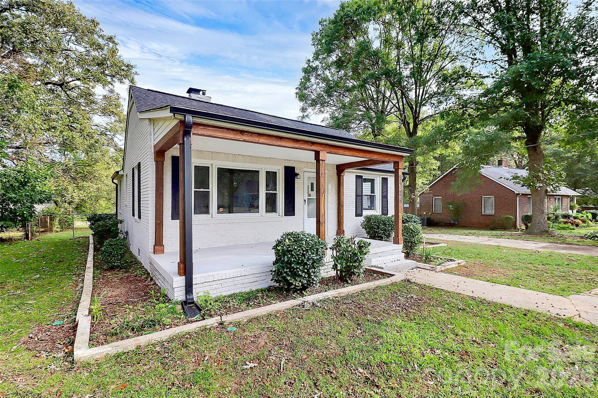 5726 Oak Drive Charlotte NC 28216