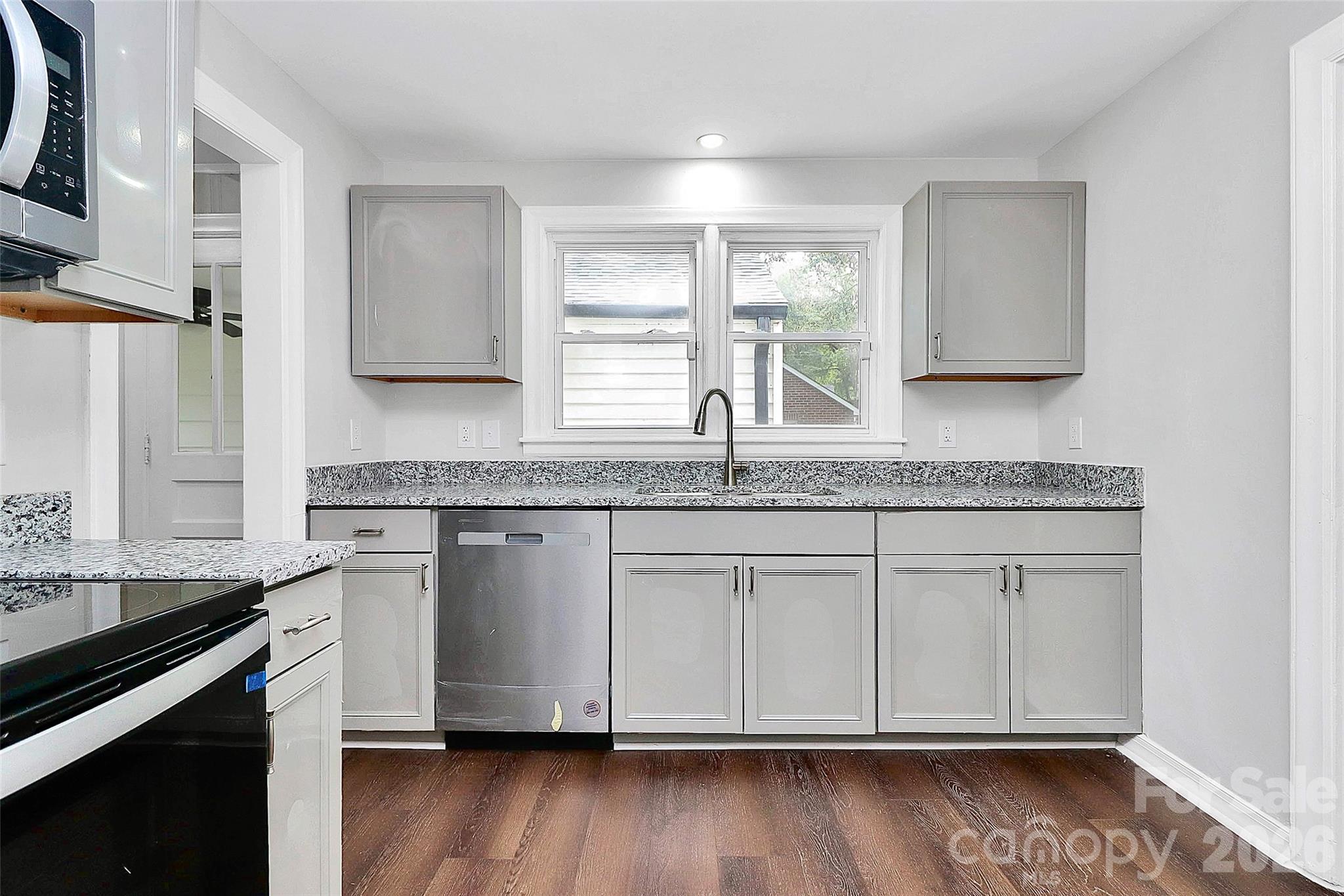 5726 Oak Drive Charlotte NC 28216