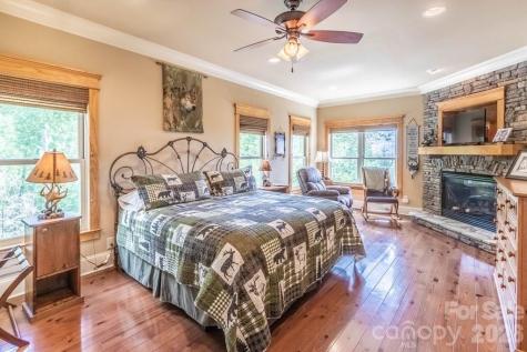 27 Indianola Lane Bryson City NC 28713