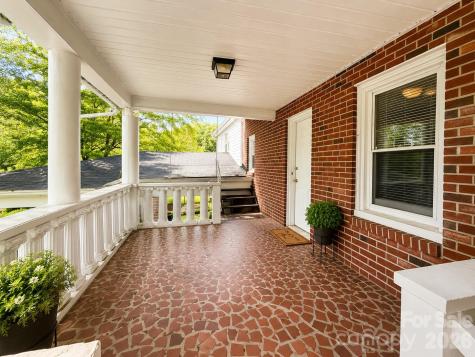 330 W 27th Street Newton NC 28625