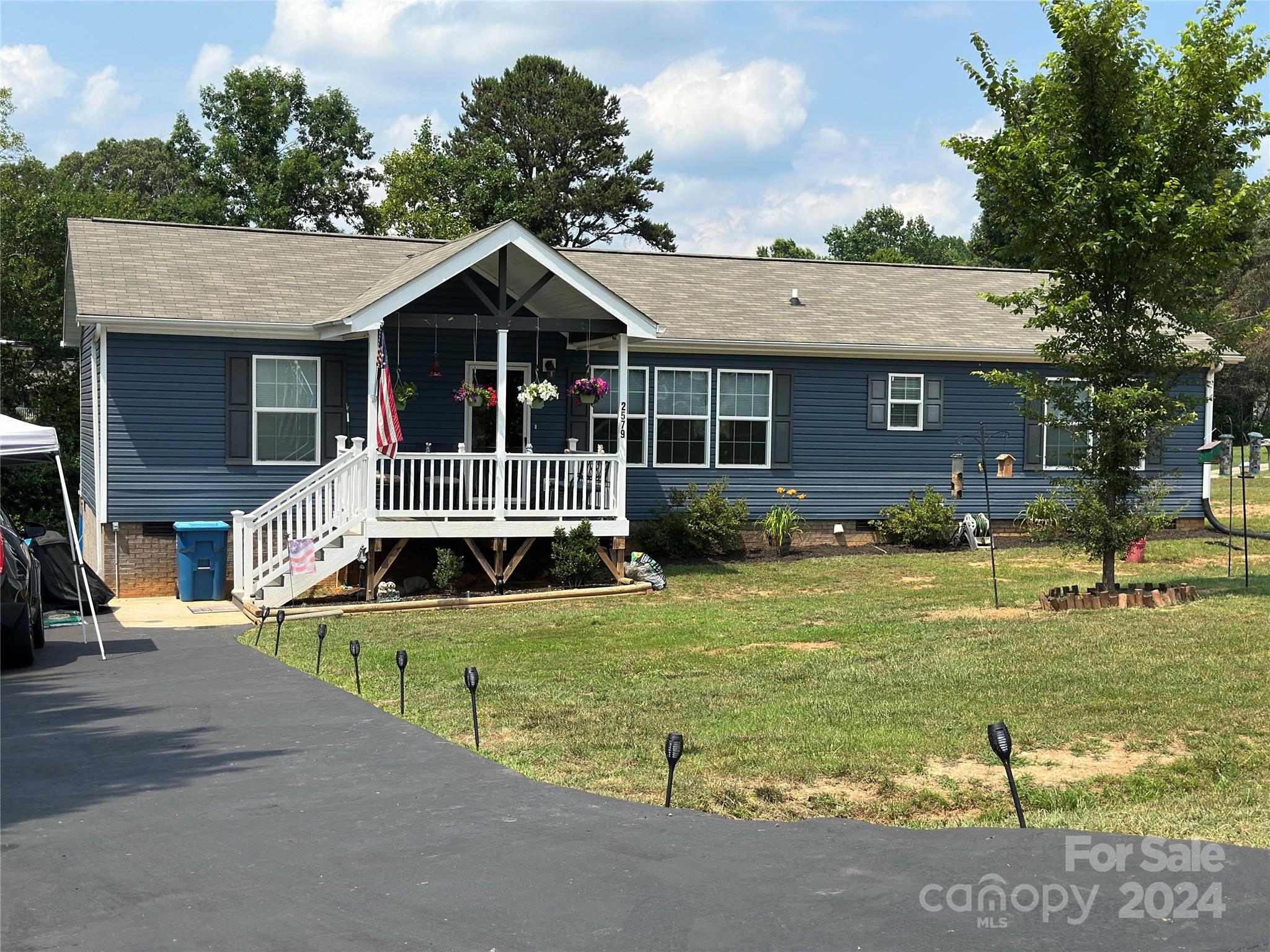2579 10th Avenue NE Hickory NC 28601