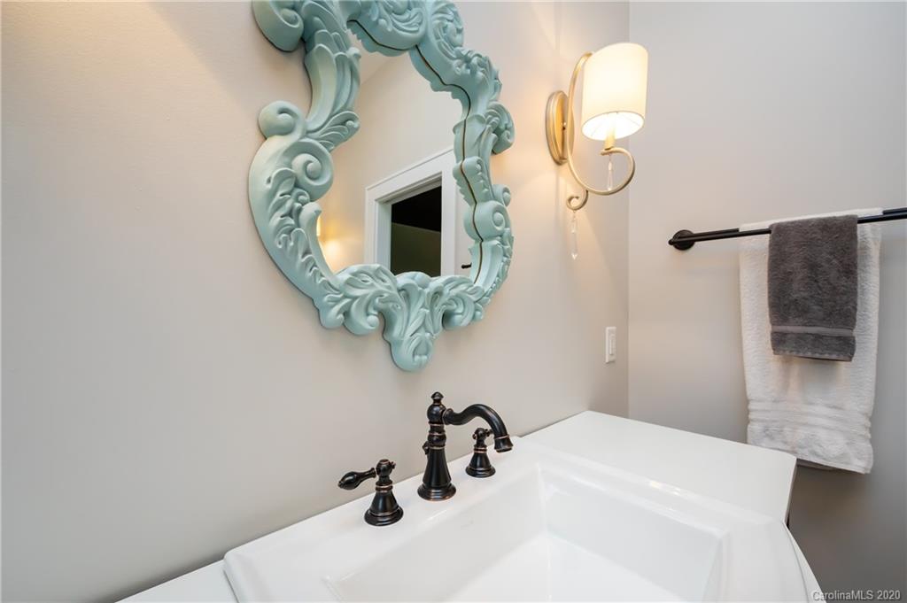 721 Hawthorne Lane Charlotte NC 28204