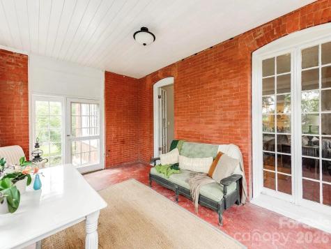 128 W End Street Chester SC 29706