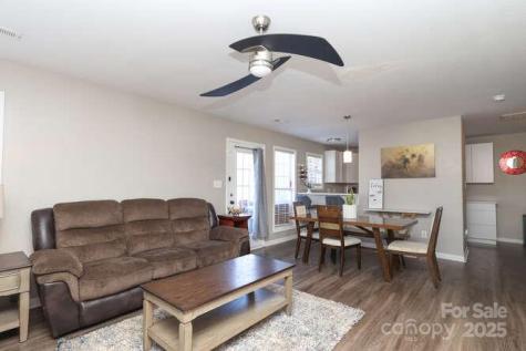 1109 Triece Lane Charlotte NC 28215