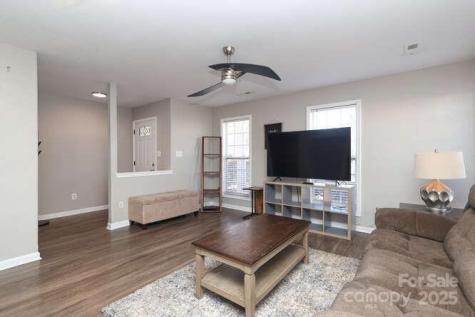1109 Triece Lane Charlotte NC 28215