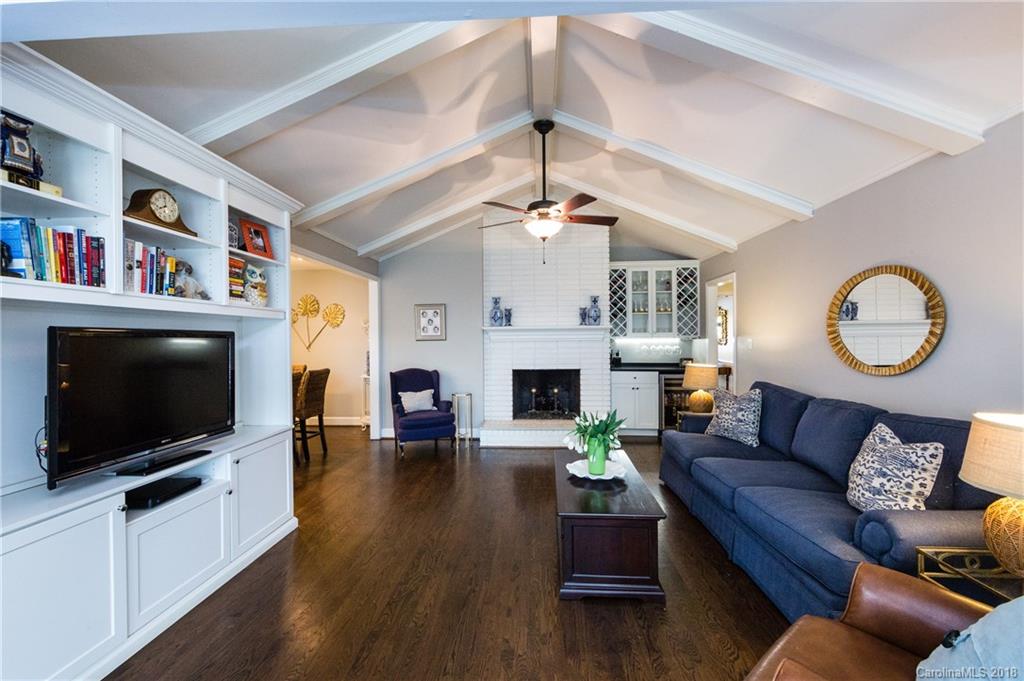 1427 Cavendish Court Charlotte NC 28211