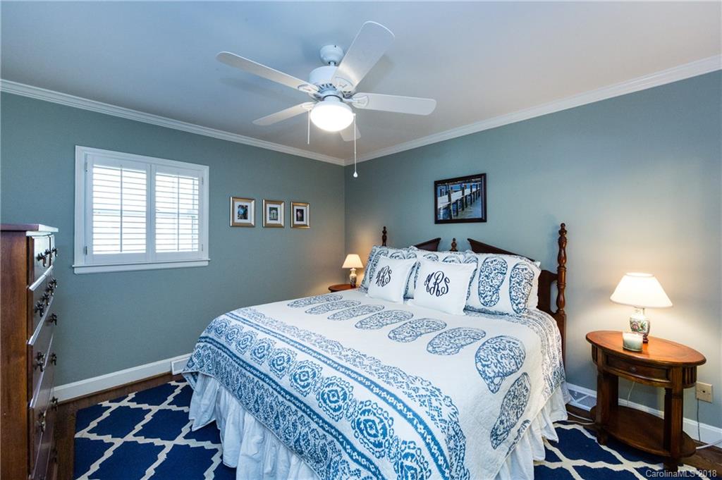 1427 Cavendish Court Charlotte NC 28211