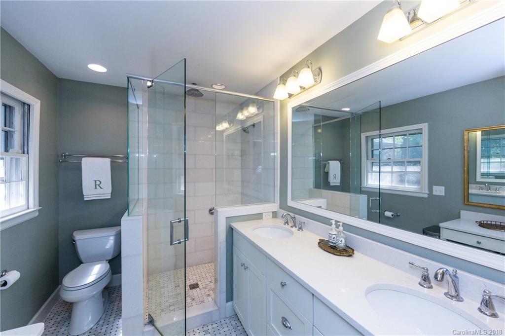 1427 Cavendish Court Charlotte NC 28211