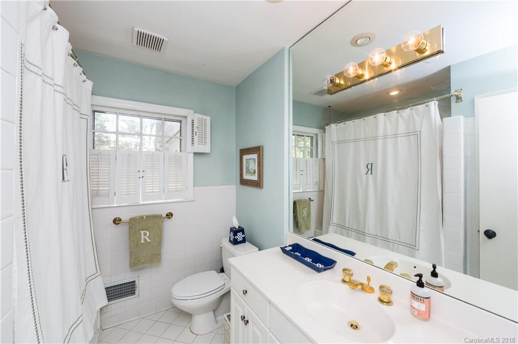 1427 Cavendish Court Charlotte NC 28211