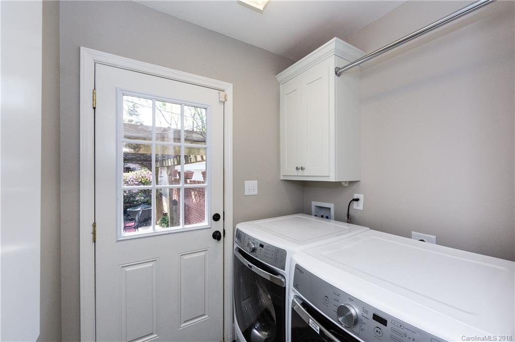 1427 Cavendish Court Charlotte NC 28211
