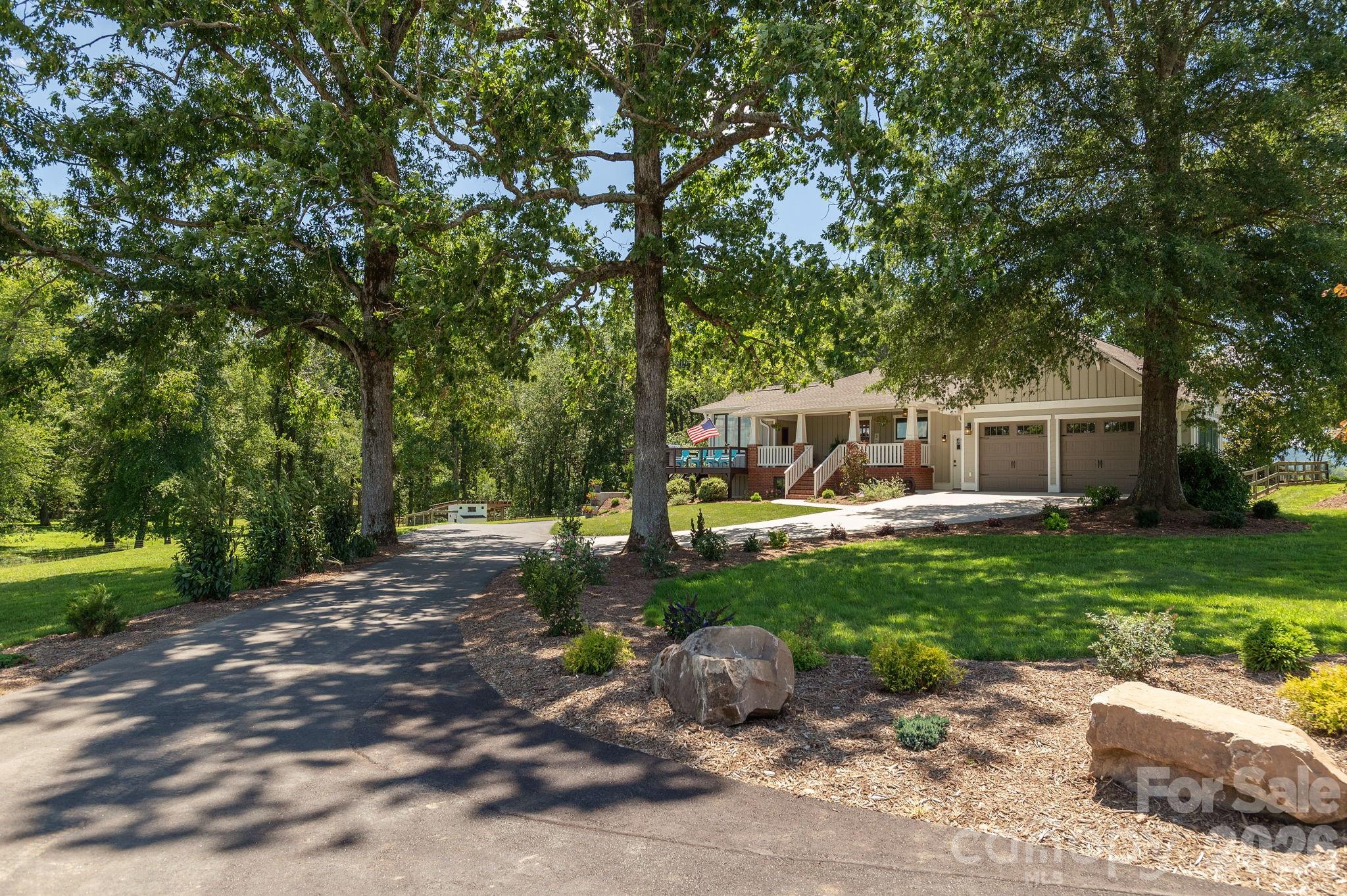 16 School House Road Mills River NC 28759