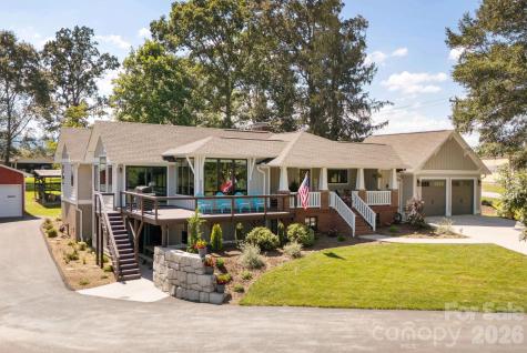 16 School House Road Mills River NC 28759