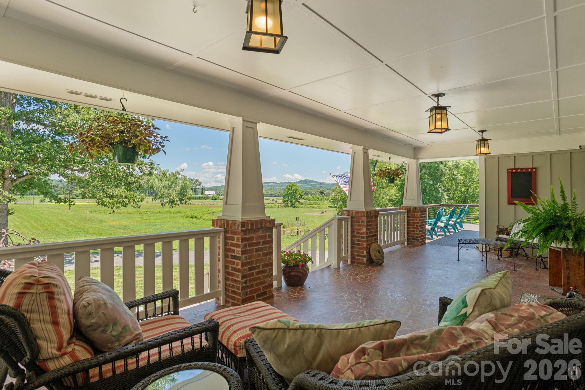 16 School House Road Mills River NC 28759