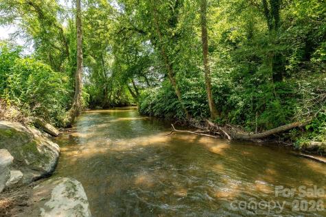 16 School House Road Mills River NC 28759