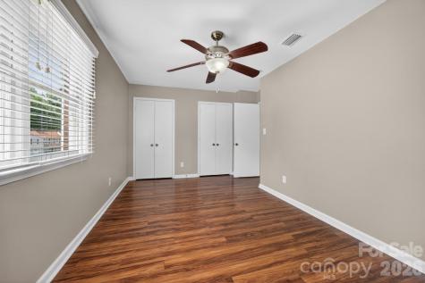 4321 Baylor Street Greensboro NC 27455