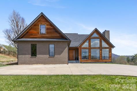 8 Nottingham Drive Candler NC 28715