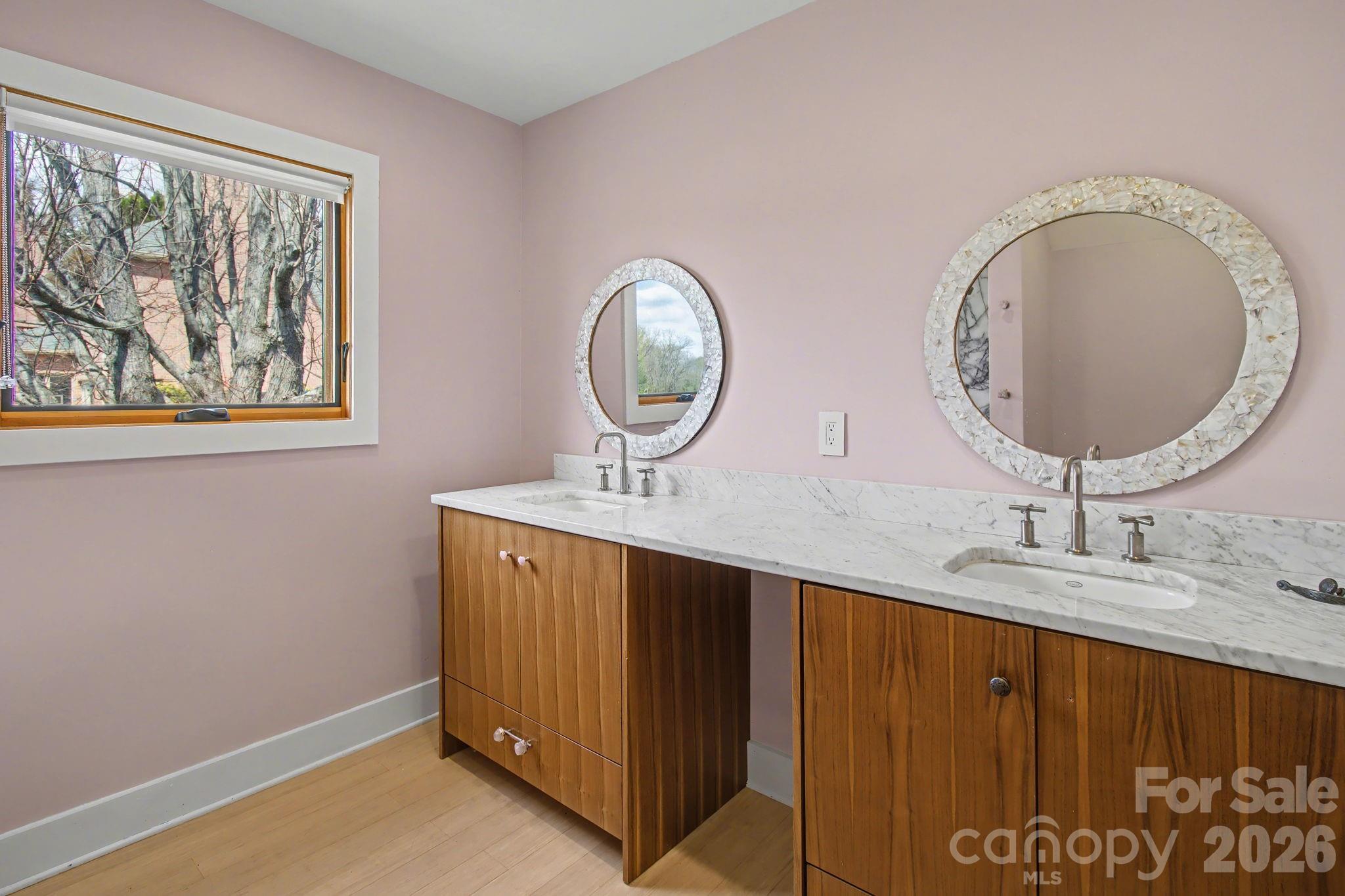 8 Nottingham Drive Candler NC 28715