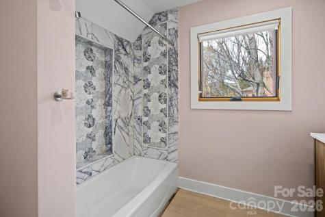 8 Nottingham Drive Candler NC 28715