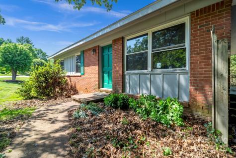 40 Evelake Drive N Asheville NC 28806