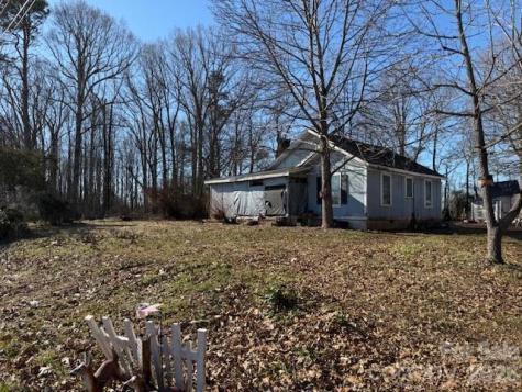 7626 Nc 90 Highway E Stony Point NC 28678
