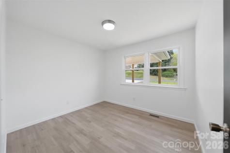 1033 Stagecoach Trail Lenoir NC 28645