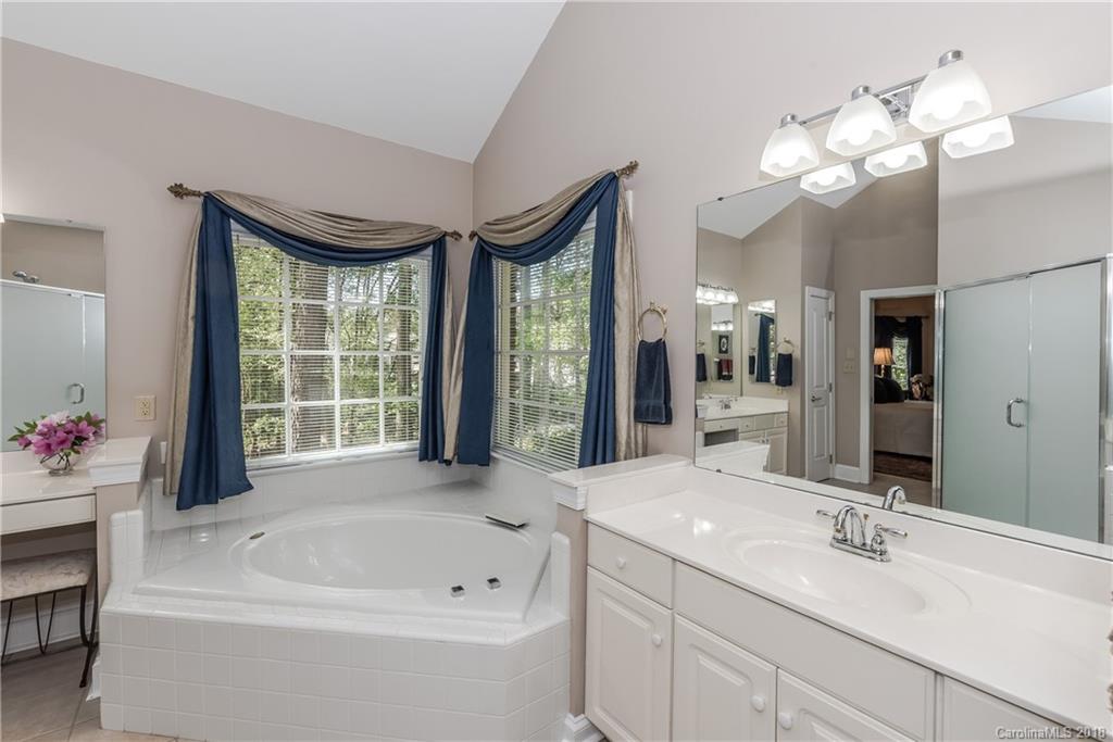 6009 Glen Manor Drive Charlotte NC 28269