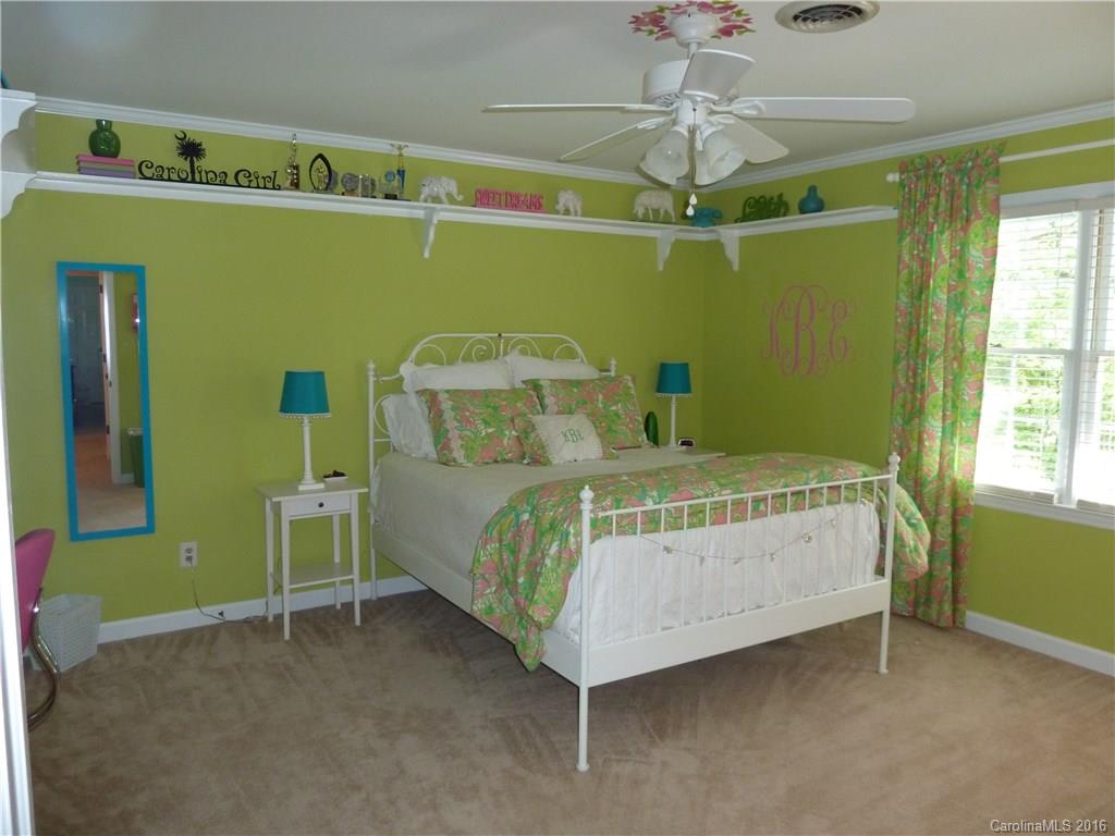 2424 Wolfe Ridge Road Charlotte NC 28210