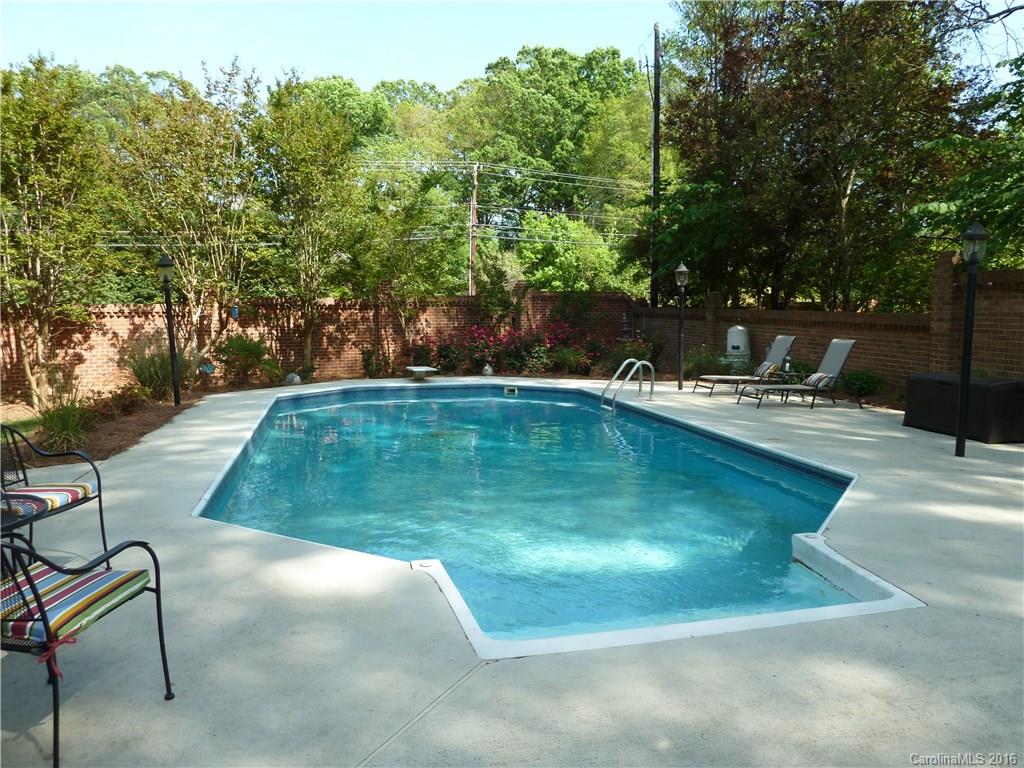 2424 Wolfe Ridge Road Charlotte NC 28210