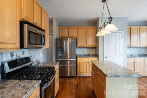 48 Brownstone Court Fletcher NC 28732