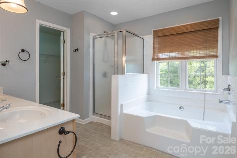 48 Brownstone Court Fletcher NC 28732
