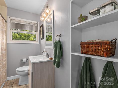 74 Brucemont Circle Asheville NC 28806