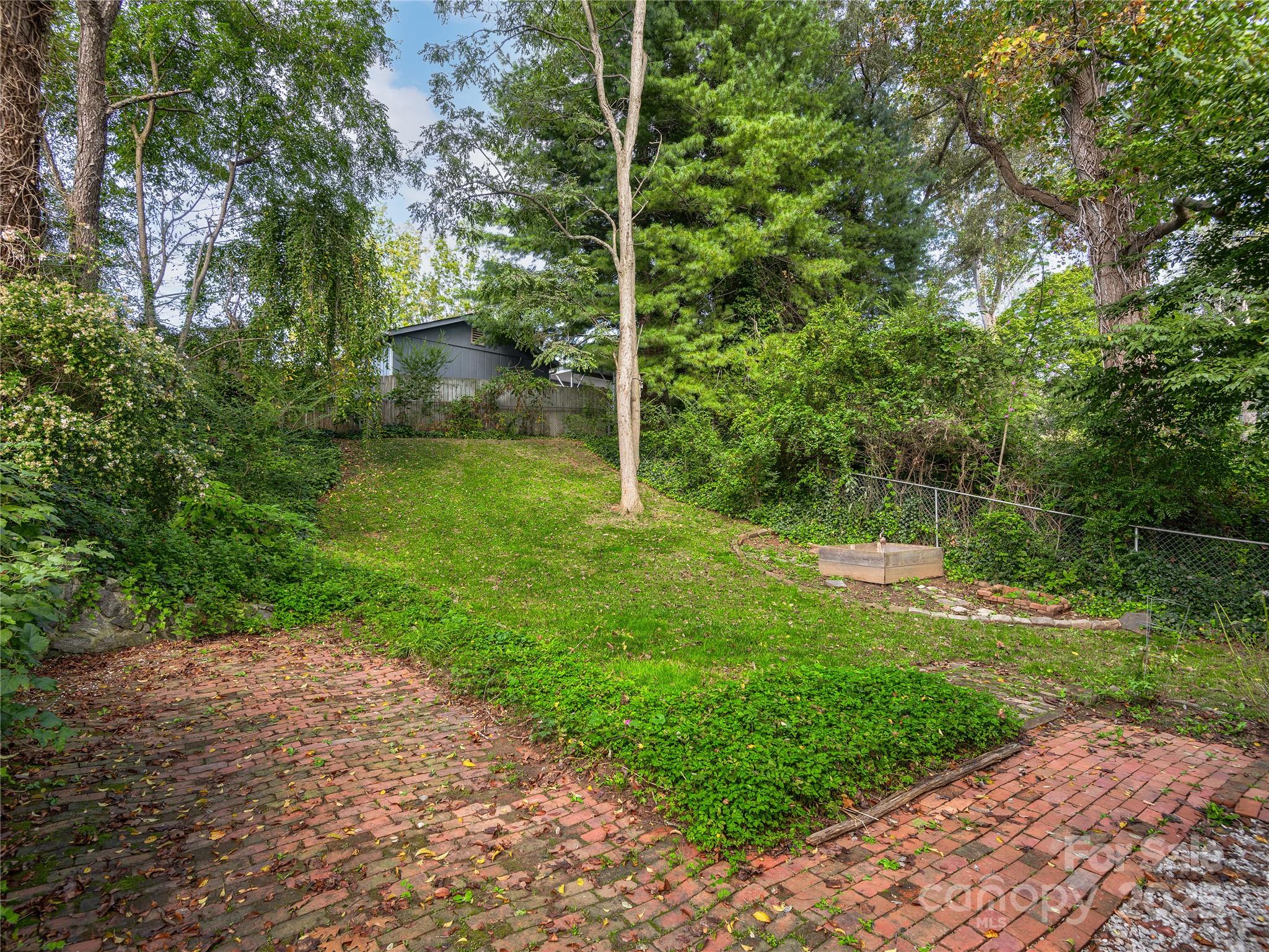 74 Brucemont Circle Asheville NC 28806