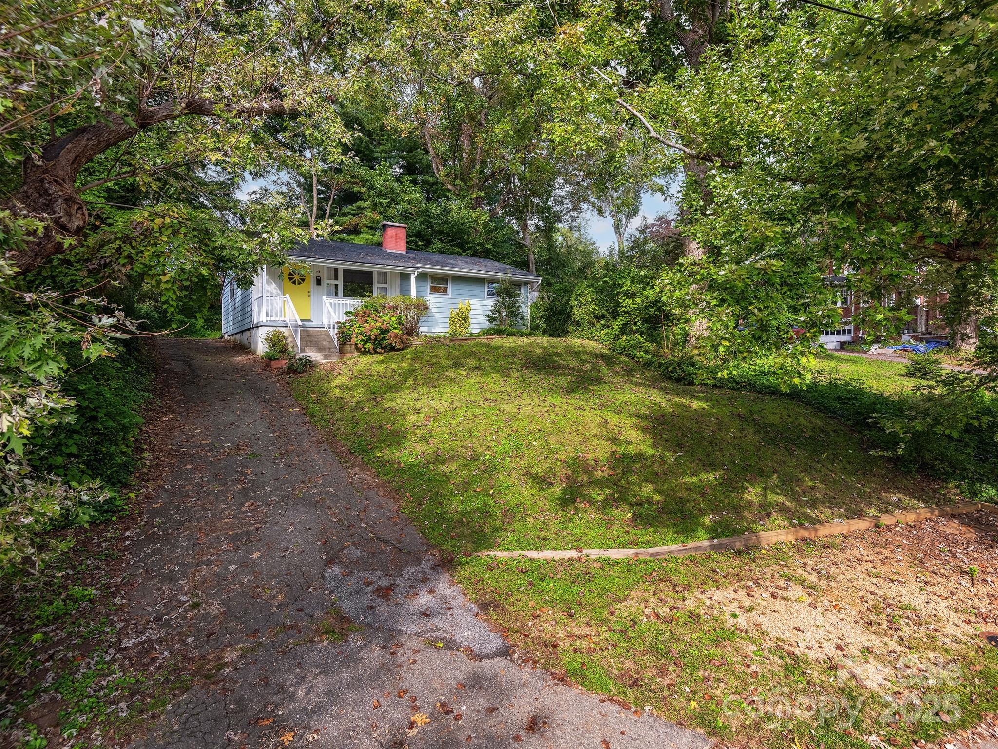 74 Brucemont Circle Asheville NC 28806