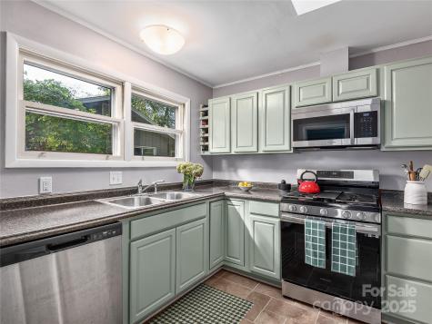 74 Brucemont Circle Asheville NC 28806