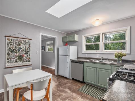 74 Brucemont Circle Asheville NC 28806