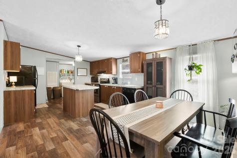 256 Inglewood Cove Road Waynesville NC 28786