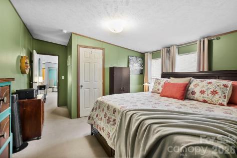 256 Inglewood Cove Road Waynesville NC 28786