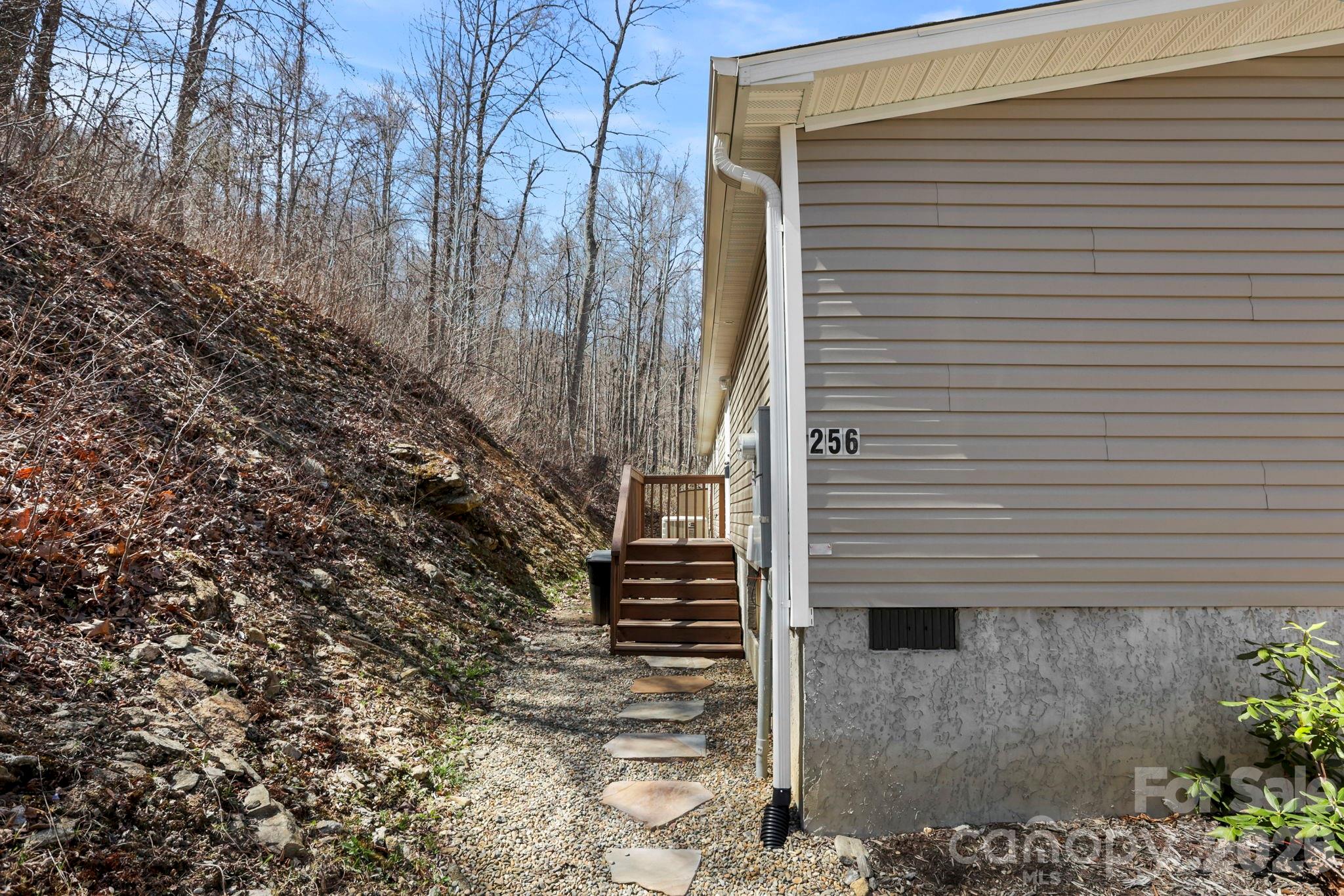 256 Inglewood Cove Road Waynesville NC 28786